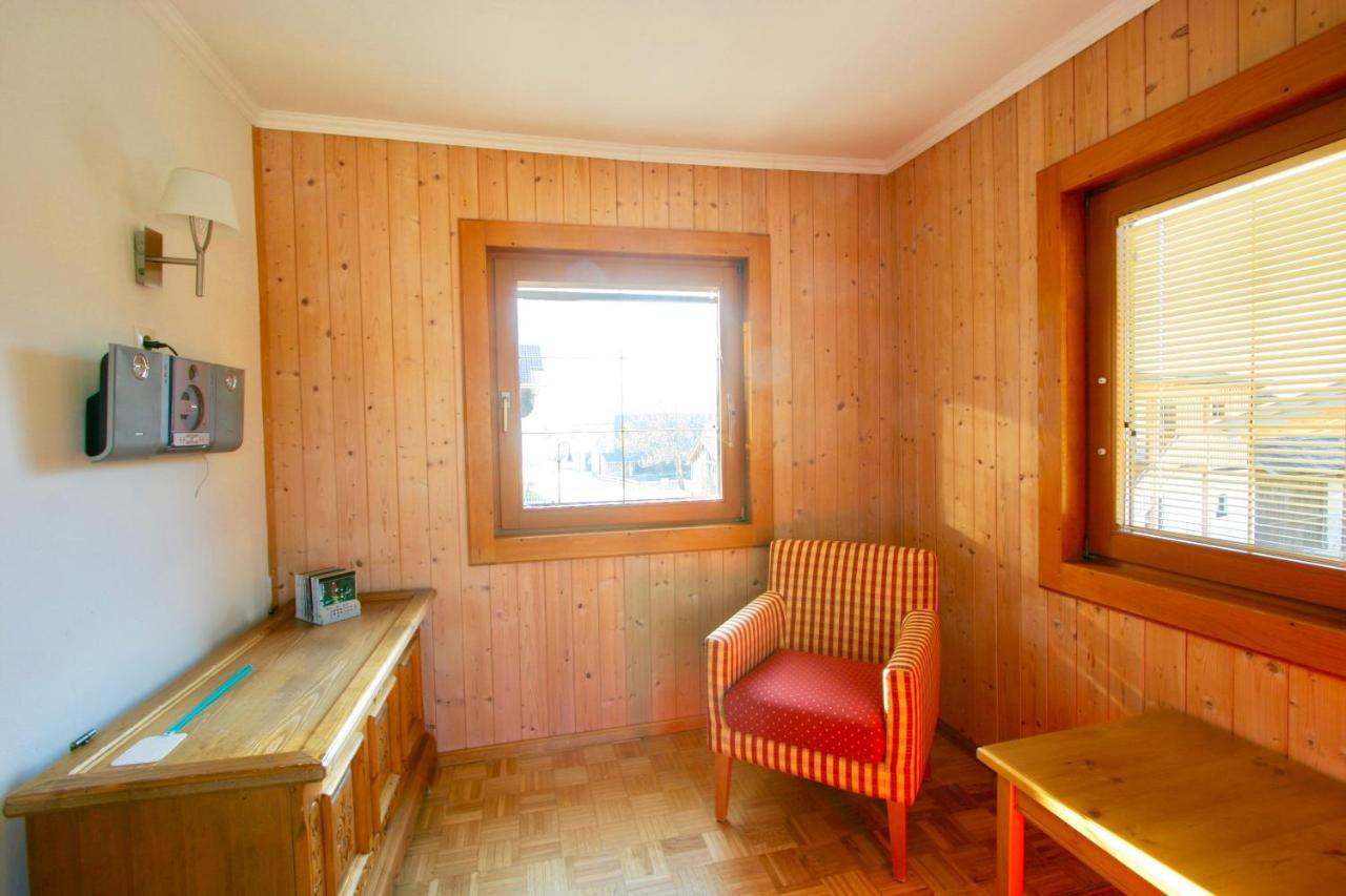 Spiele- Und Buchhotel Tschitscher Nikolsdorf エクステリア 写真